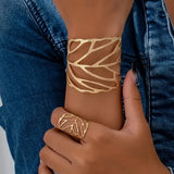 Pulseira vintage com design de folhas
